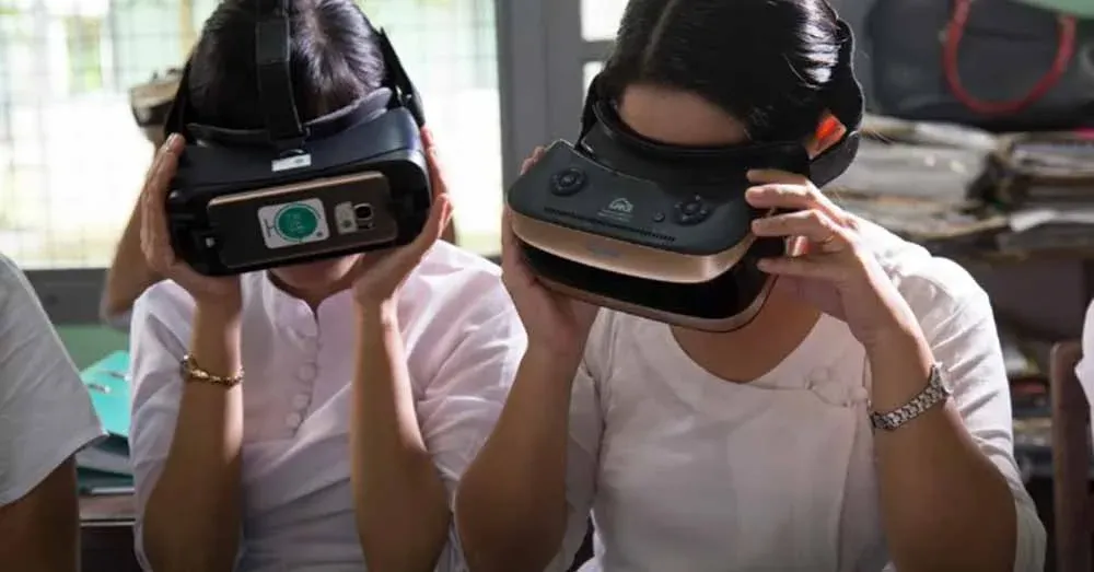 VR is popular among young people in Yangon