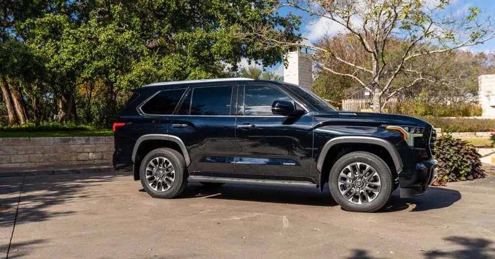 Unexpectedly Toyota will introduce the Sequoia Hybrid car